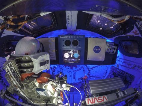 artemis spacecraft interior.